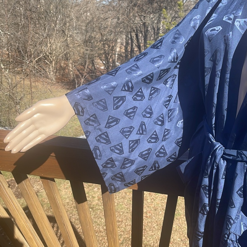 Vintage 100% Silk Superman Navy Robe, 1999 DC Comics, One Size - Picture 7 of 9